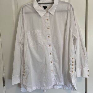 White Talbots 3X button down blouse with 5 buttons on each side.